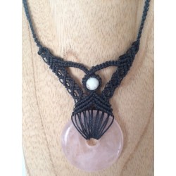 Necklace (rose quartz)
